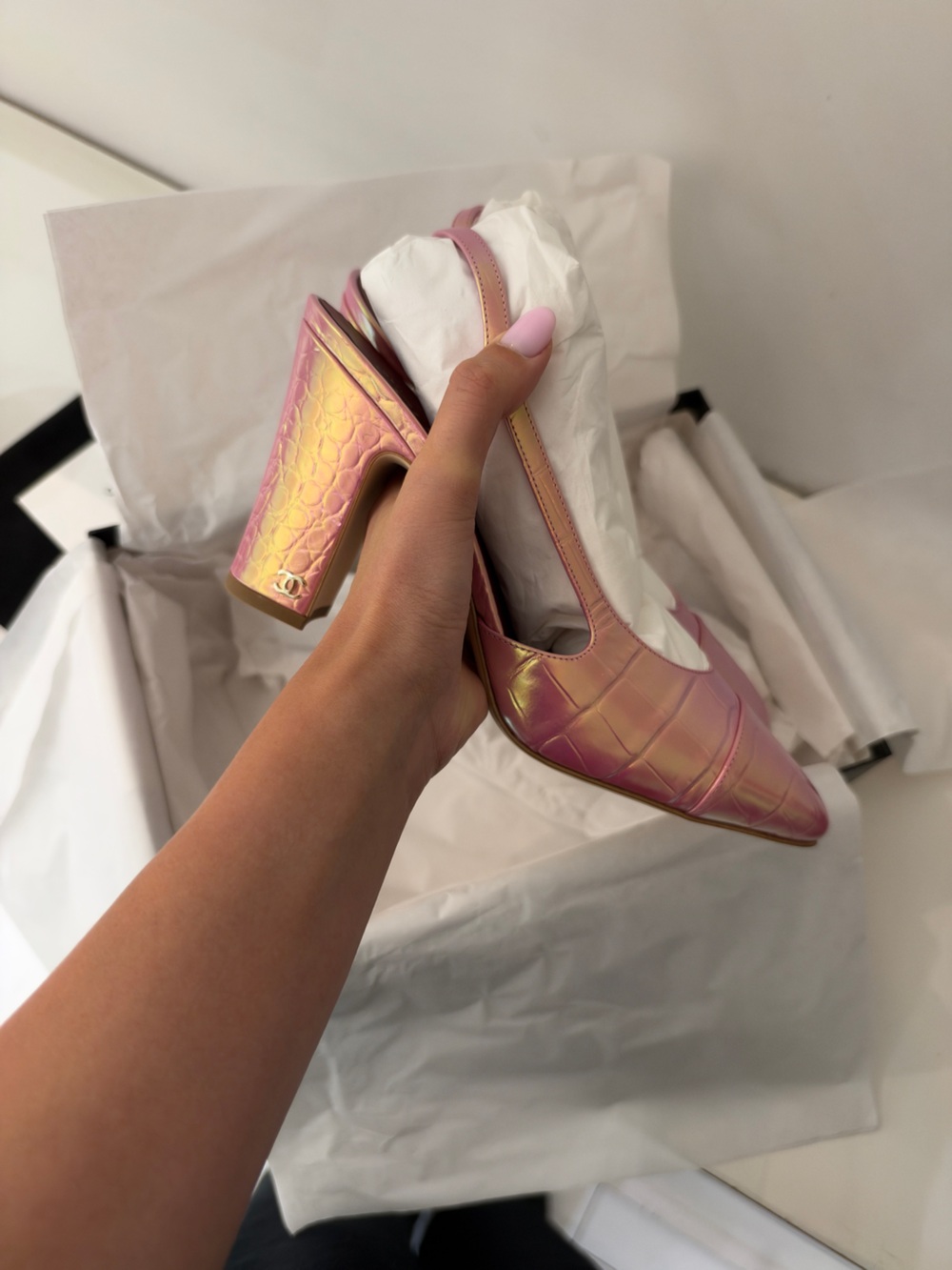 Chanel Pink Croc Embossed Slingback Pumps | Size 39C - Picture 11 of 12